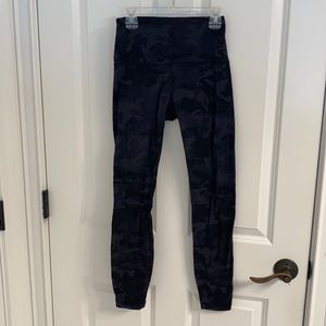 Lulu Lemon Black/Grey Camo Leggings, size 4, 28”